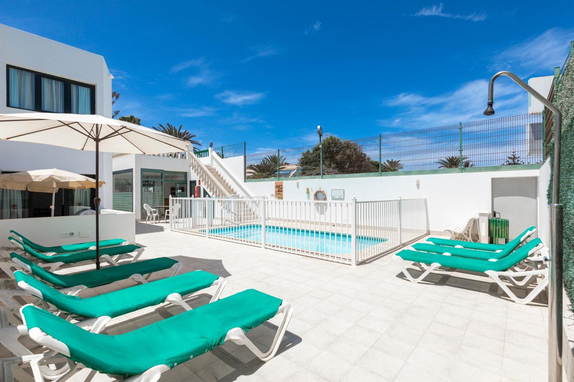 Apartamentos Erika - Adults Only Коральео Экстерьер фото