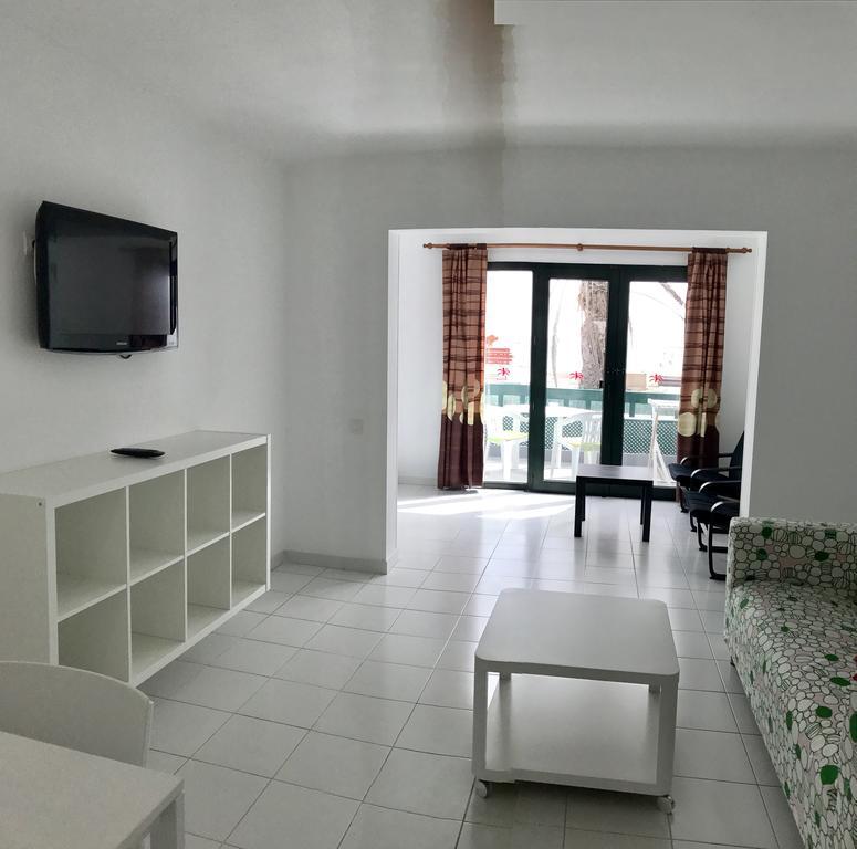 Apartamentos Erika - Adults Only Коральео Экстерьер фото