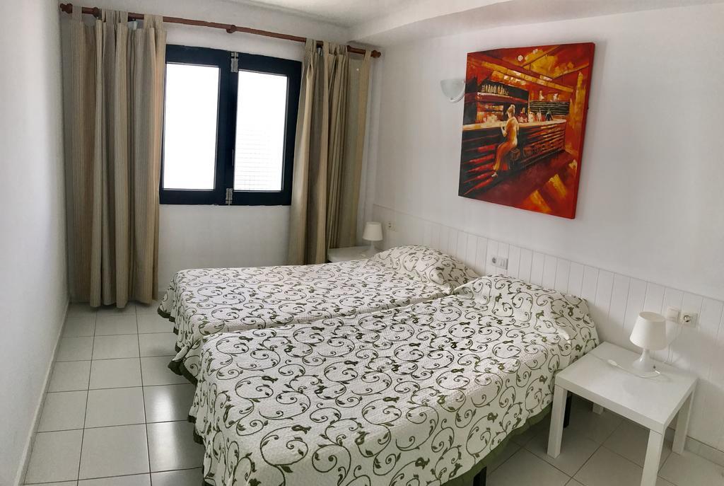 Apartamentos Erika - Adults Only Коральео Экстерьер фото